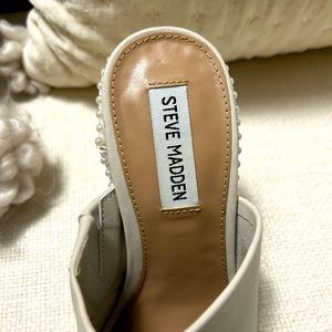 Steve Madden beige mule
